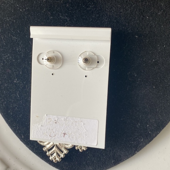 NWOT red, orange and silver fancy dangle earrings - Picture 3 of 3